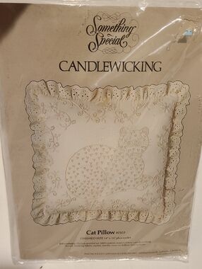 Something Special Candlewicking Cat Pillow 80103, New In Package Pillow